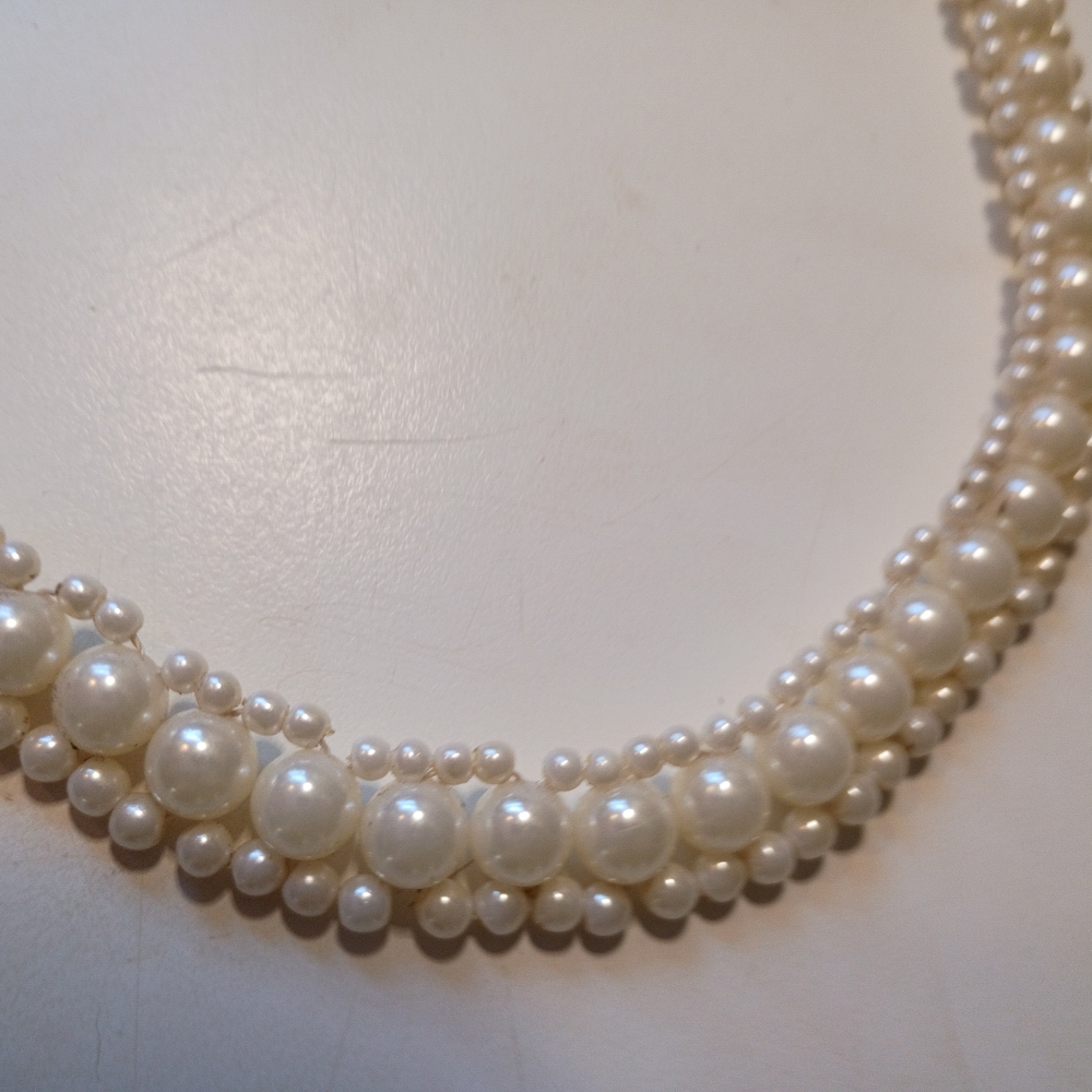Vintage Avon Faux Pearl Necklace and Bracelet Set - Picture 9 of 10